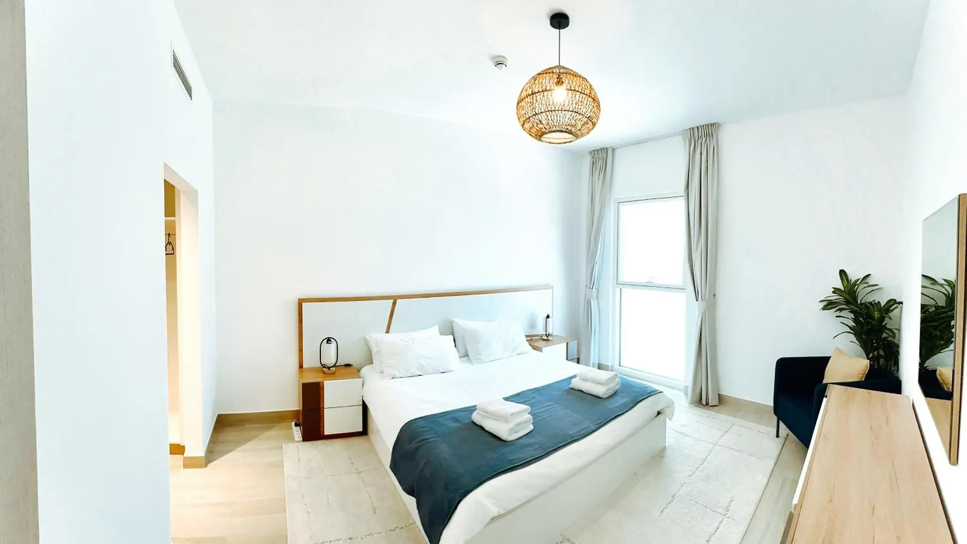 Yas Island, Stunning 2 Bedroom, 4Beds Close To All The Parks! Abou Dabi